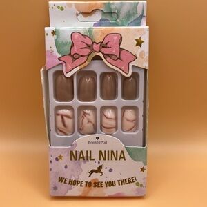 Effortless Elegance: Achieve‎ a Stunning Manicure with Reusable Press-On Nails